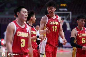 媒体人：中国男篮在中国篮球低谷之时 注入一剂强心剂