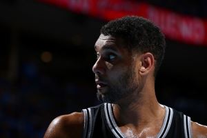 格里芬谈欢迎来到NBA时刻：首次和邓肯交手 热身时我看着他打板