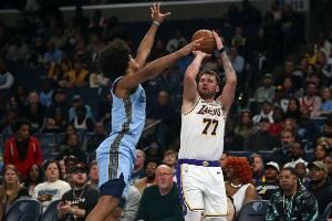 44分如同喝水！瘦77&小里迎生涯最佳状态 湖人万事俱备只待老詹？