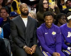 徐静雨:布朗尼涨球肉眼可见 开拓者连败就好了瀚森也可重返轮换