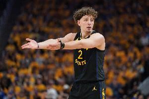 低迷！波杰姆斯基半场5投仅1中拿到2分出现2失误 正负值-18