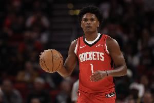 奋力反击!申京直塞喂饼阿门 火箭完成10-0攻击波迫近比分