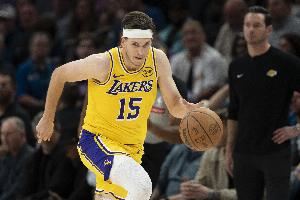 复出找找感觉!里夫斯17中7&三分10中2砍24+5+7 正负值+18最高