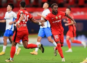 东体：上海海港重新集中冲刺备战 加布里埃尔回到训练场恢复训练